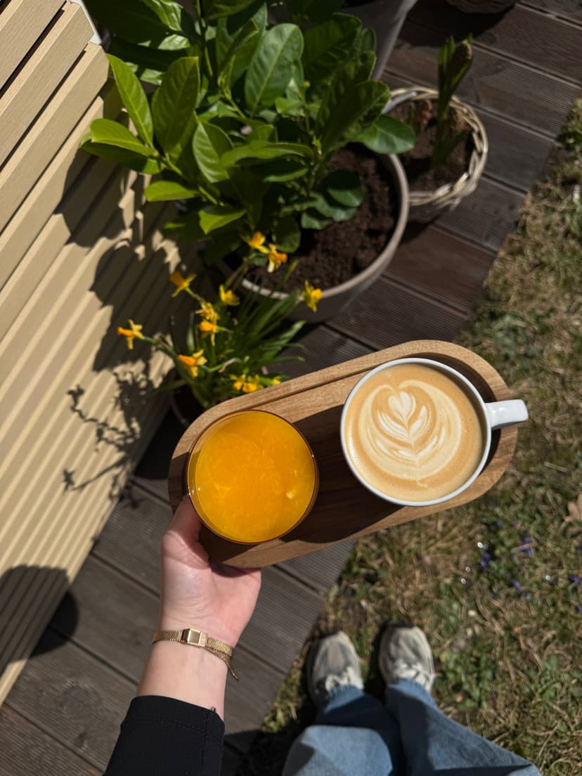 Kafe a OJ v zahradě